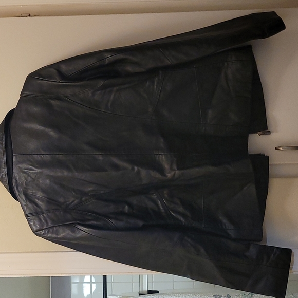 Leather jacket - Picture 2 of 4